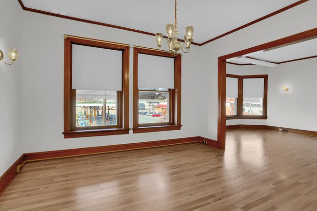 Building Photo - 3 E Chestnut St