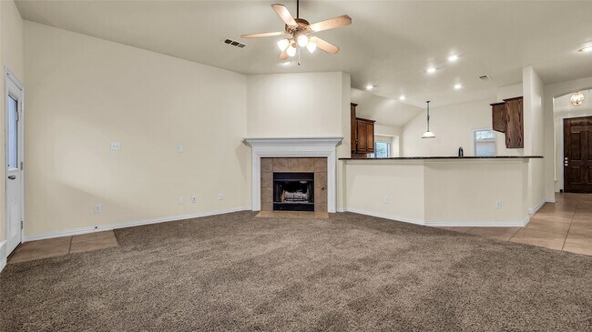 Foto del edificio - 2224 Crestridge Dr