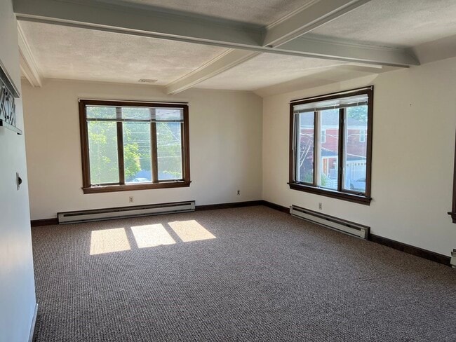 Foto del edificio - 28 Wellesley St