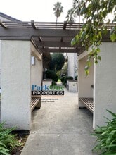 Building Photo - 2742 Oak Rd