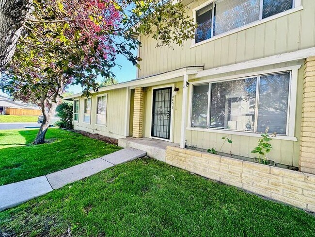 Foto del edificio - 845 Ridgewood Dr