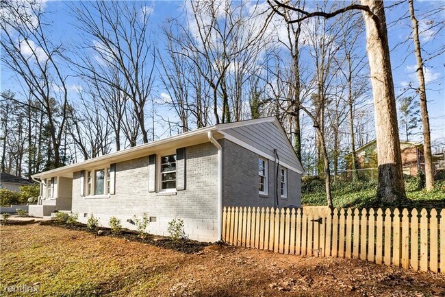 Building Photo - 3 br, 1 bath House - 3056 Rita Way Se