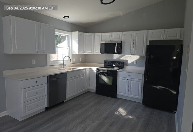 Foto del edificio - 7730 Meadow Rd
