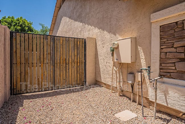 Building Photo - 2287 W Periwinkle Way