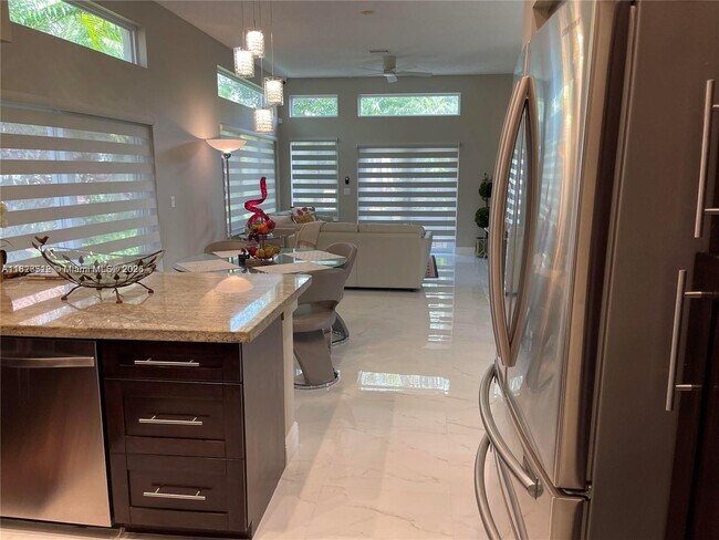 Foto del edificio - 10101 NW 5th St