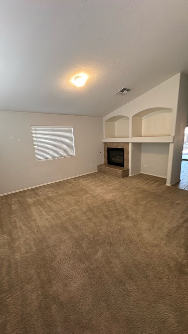 Foto del edificio - NEWLY LISTED - BEAUTIFUL HOME IN SAN TAN H...