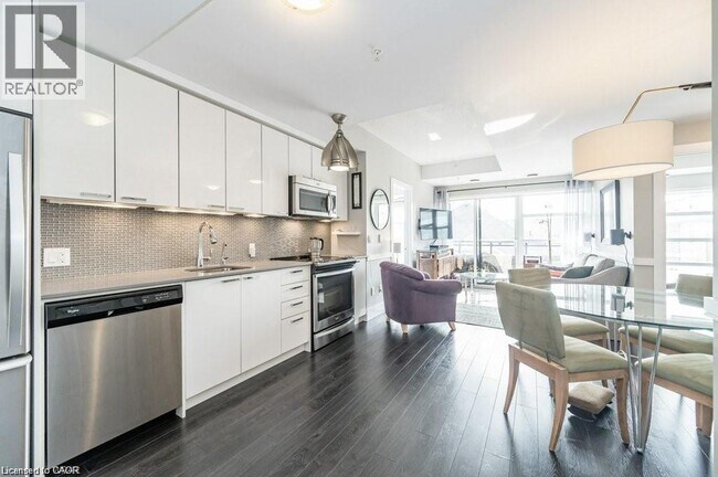 Building Photo - 155 St Leger St