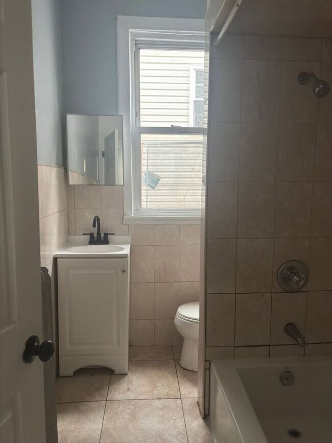 Foto del edificio - 319 Irvine Turner Blvd