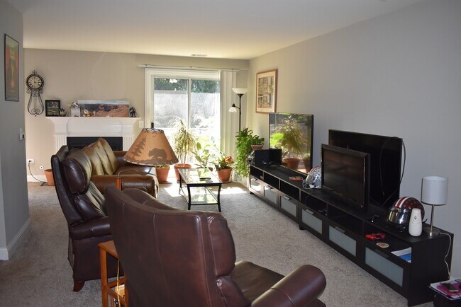 43 Foxcroft Rd Unit 235 Naperville Il 60565 Condo For Rent In Naperville Il Apartments Com