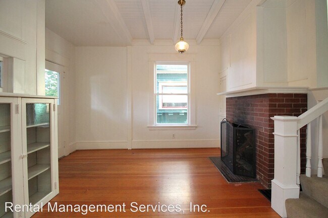 Building Photo - 3 br, 1 bath House - 1921 NE Wasco St