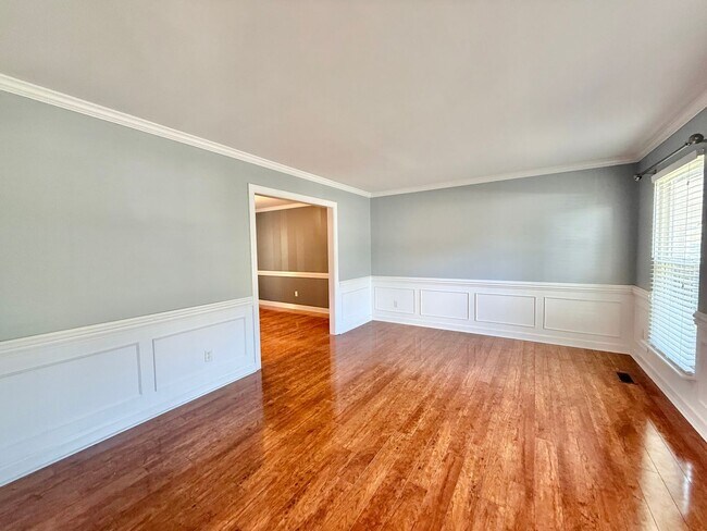 Foto del edificio - Recently Remodeled 4BD, 2.5BA North Raleig...