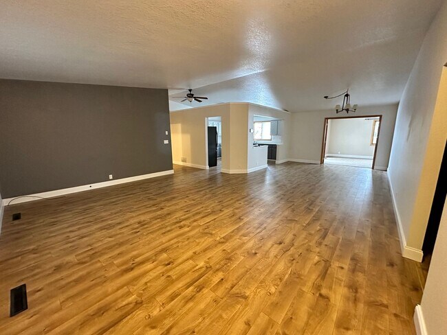 Foto del edificio - Lovely 3 Bedroom 2 Bath home in great location