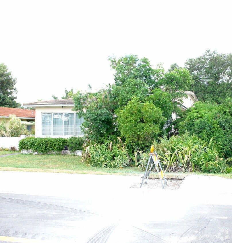 Foto del edificio - 8920 NE 2nd Ave