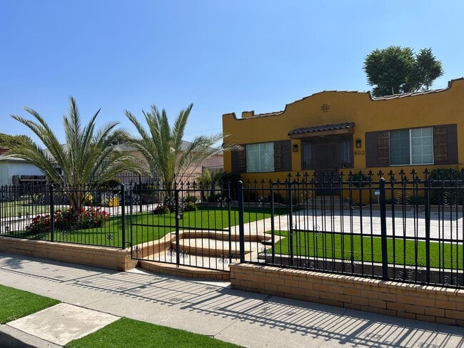 Beautifully Renovated 2 Bed / 1 Bath in Co... - Beautifully Renovated 2 Bed / 1 Bath in Co... House