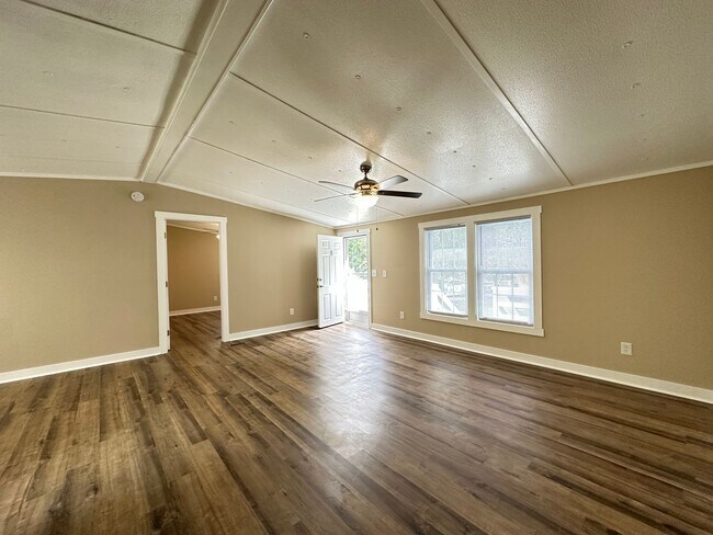 Foto del edificio - 3 Bedroom/2 Bathroom Home for Rent in Tang...