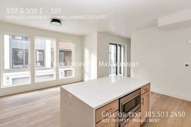 Building Photo - Upscale. City Views. Urban Oasis.