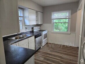 Building Photo - 2357 Suncrest Dr