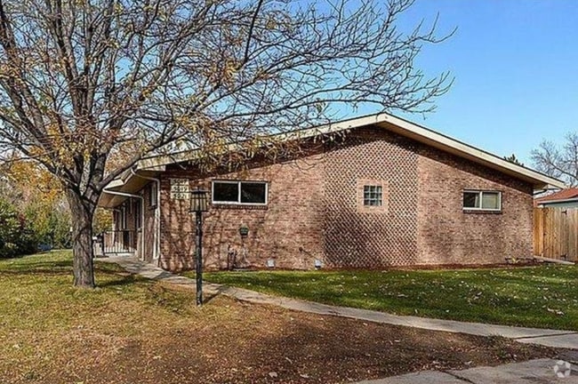 Building Photo - 5019 W 34th Ave