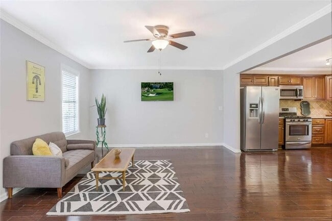 Building Photo - 3211 Flamingo Dr