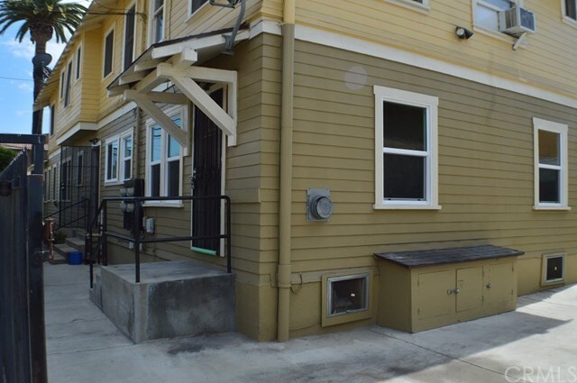 Primary Photo - 327 W 9th St