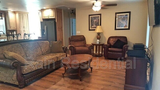Foto del edificio - 6100 Ridge Rd
