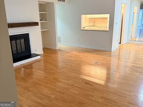 Building Photo - 301 Dunbar Dr