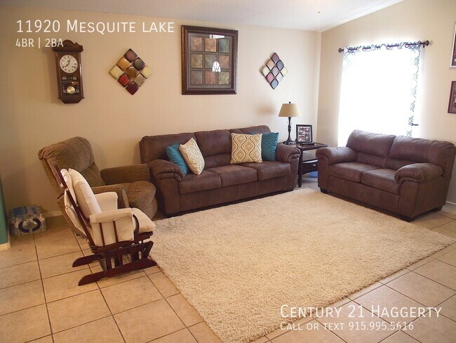Building Photo - Northeast El Paso 4 bedroom REFRIG A/C Bea...
