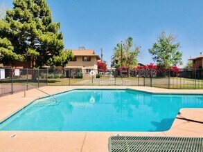 Building Photo - 6742 N 43rd Ave