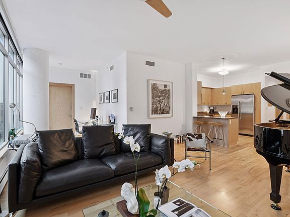 Foto del edificio - 215 10th Ave S