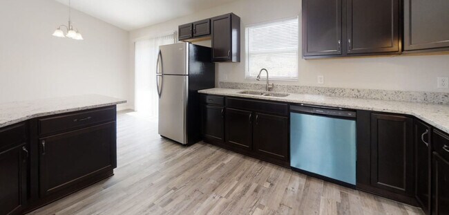 Building Photo - 35 Birchwood Dr