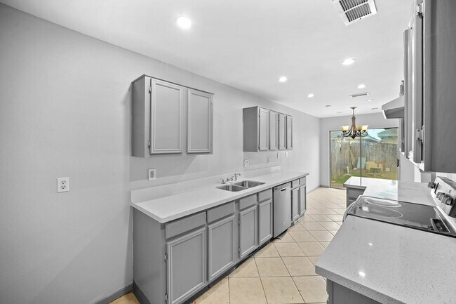 Building Photo - 6214 Gladewell Dr