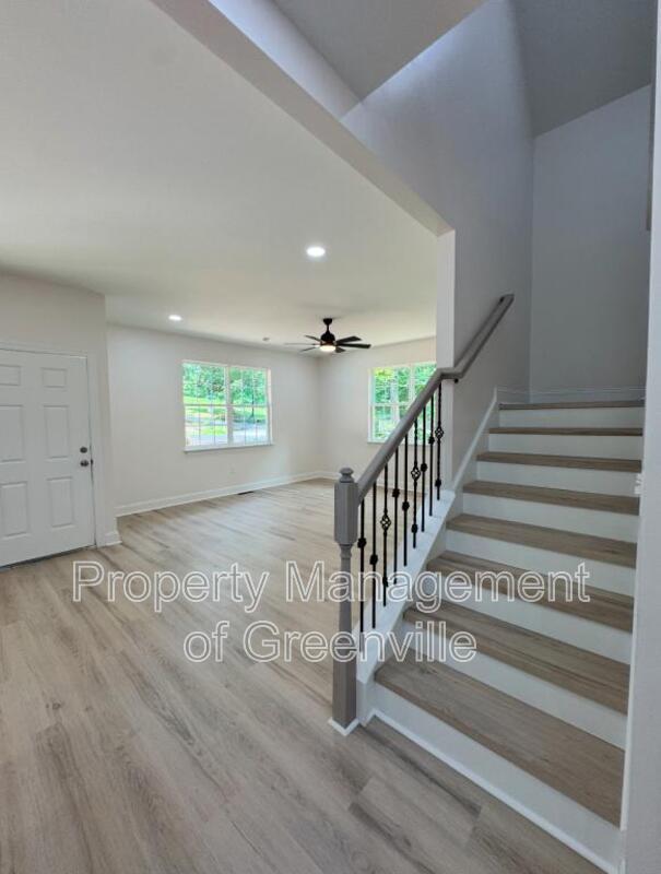 Foto del edificio - 830 Higgins St