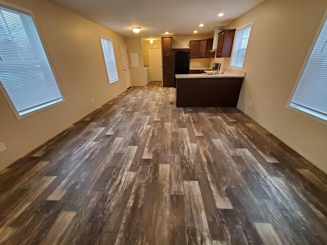 Building Photo - 9 Hummingbird Dr