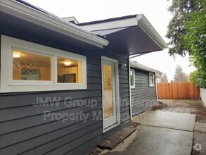 Building Photo - 2040 NW 196th St