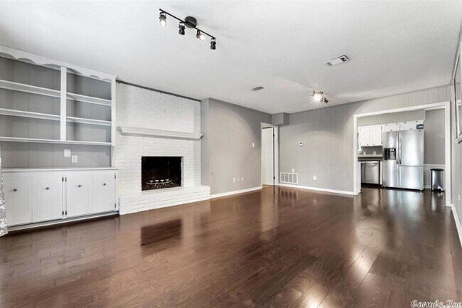 Foto del edificio - 2402 Wentwood Valley Dr