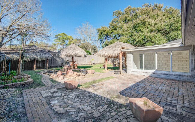 Building Photo - 4522 Willowbend Blvd