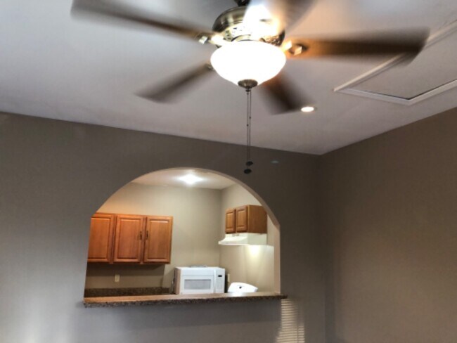 Foto del edificio - 1102 College St