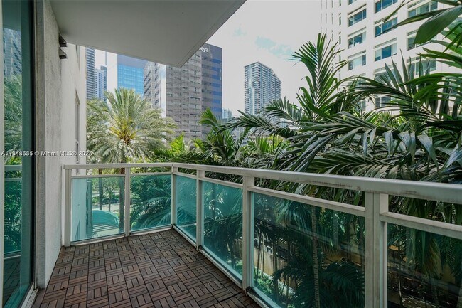 Foto del edificio - 950 Brickell Bay Dr