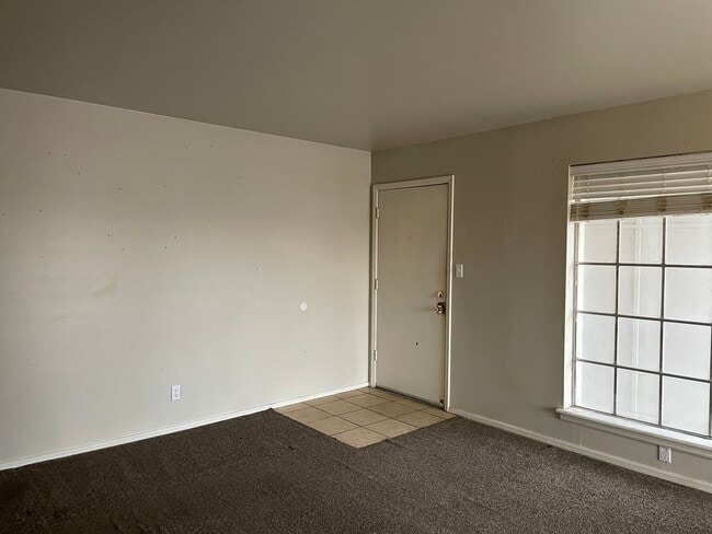 Building Photo - Upstairs unit at Willow Creek available now!