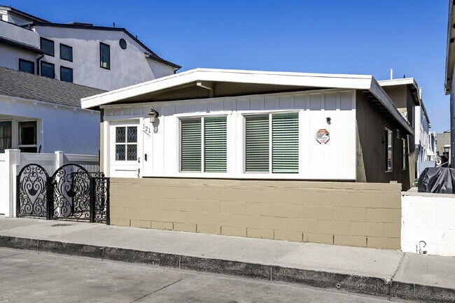 Foto del edificio - "Turnkey and Fully Remodeled Beachside Ret...