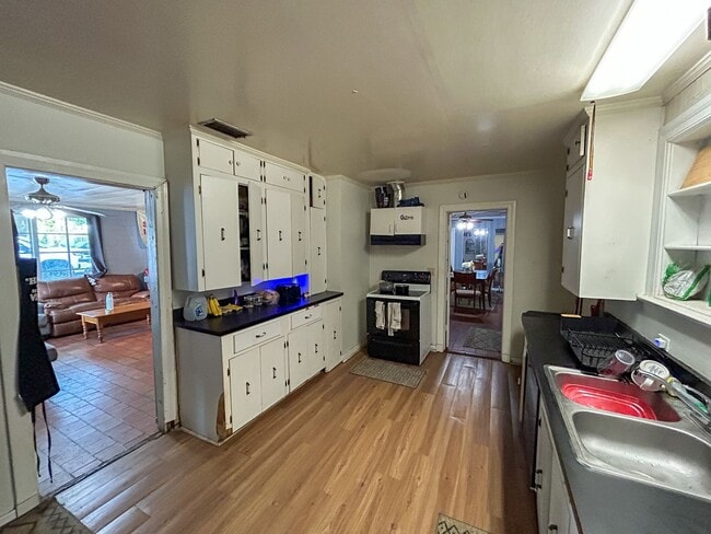 Foto del edificio - 2115 NW 3rd Pl