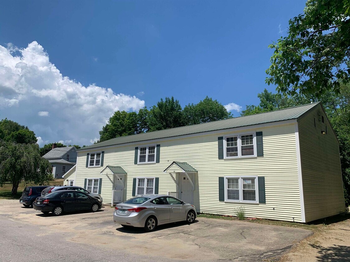 56 Pleasant St Unit D, Plymouth, NH 03264 Room for Rent in Plymouth