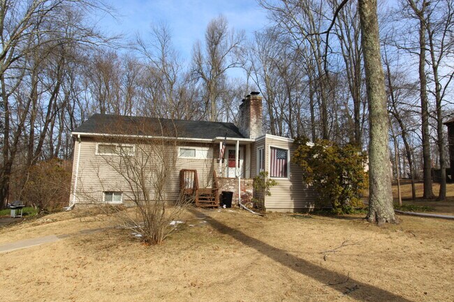 Building Photo - 5 Cobblestone Rd