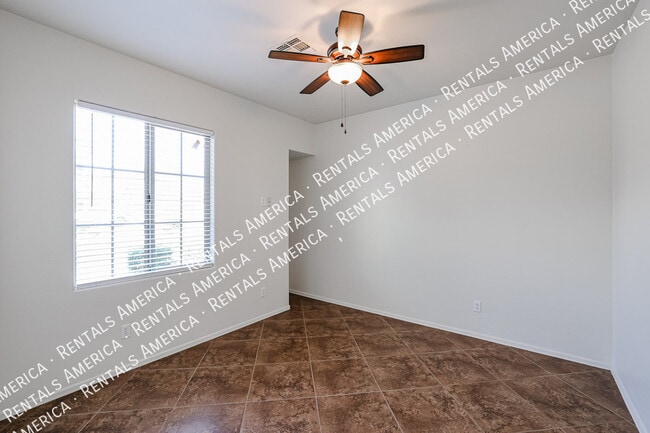 Building Photo - 5907 S 56th Dr