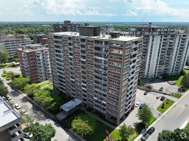3D Exterior - Trent & Kingsley