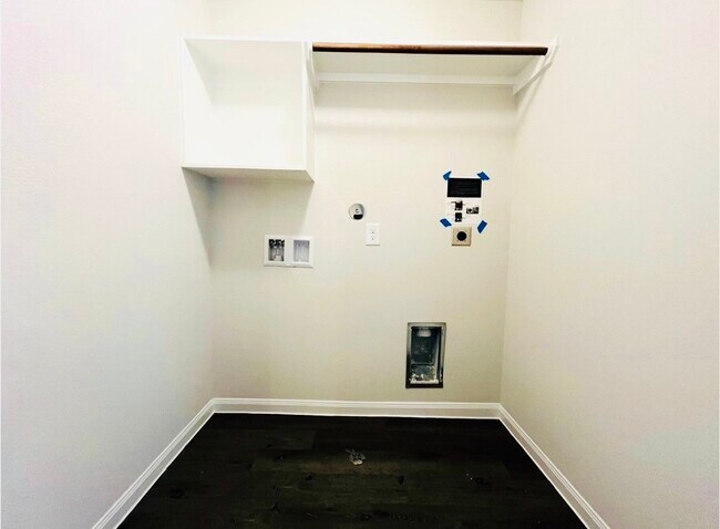 Building Photo - 4818 Blue Jacaranda Wy