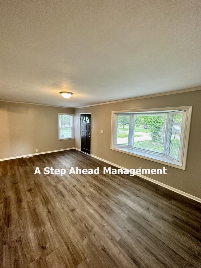 Foto del edificio - 6715 Parker Ave-3 Bed/2 Bath -$200 off you...