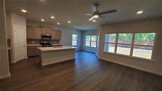 Building Photo - 1218 Anderson Dr