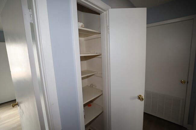 Building Photo - 1815 Paisley Ave