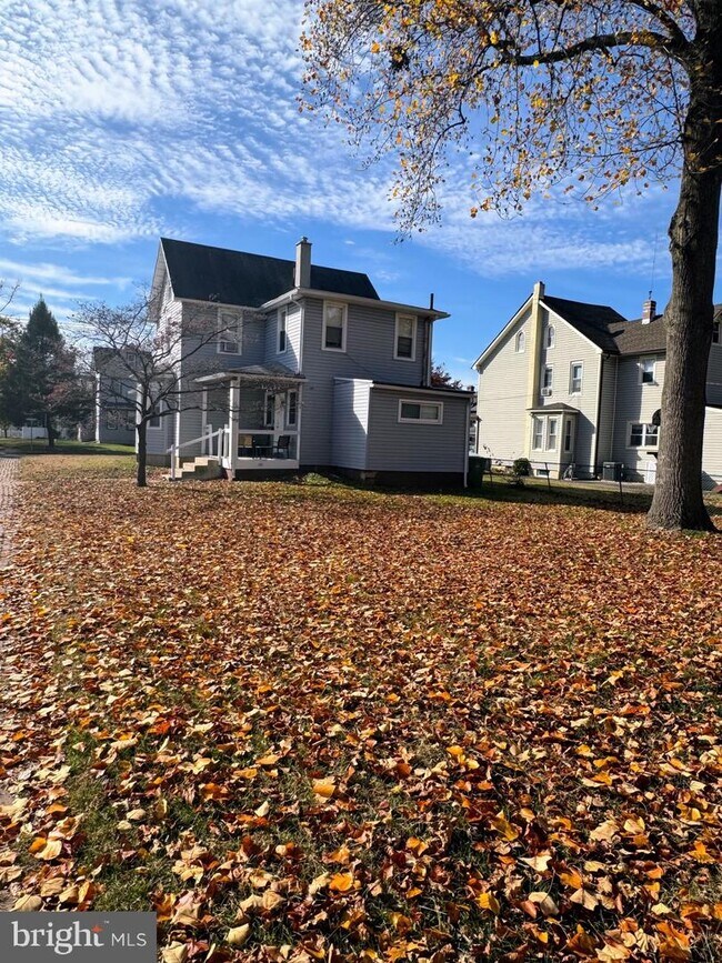 430 Leconey Ave, Palmyra, NJ 08065 Room for Rent in Palmyra, NJ